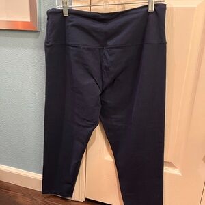 Navy Blue Women's Capri Tummy Control Leggings